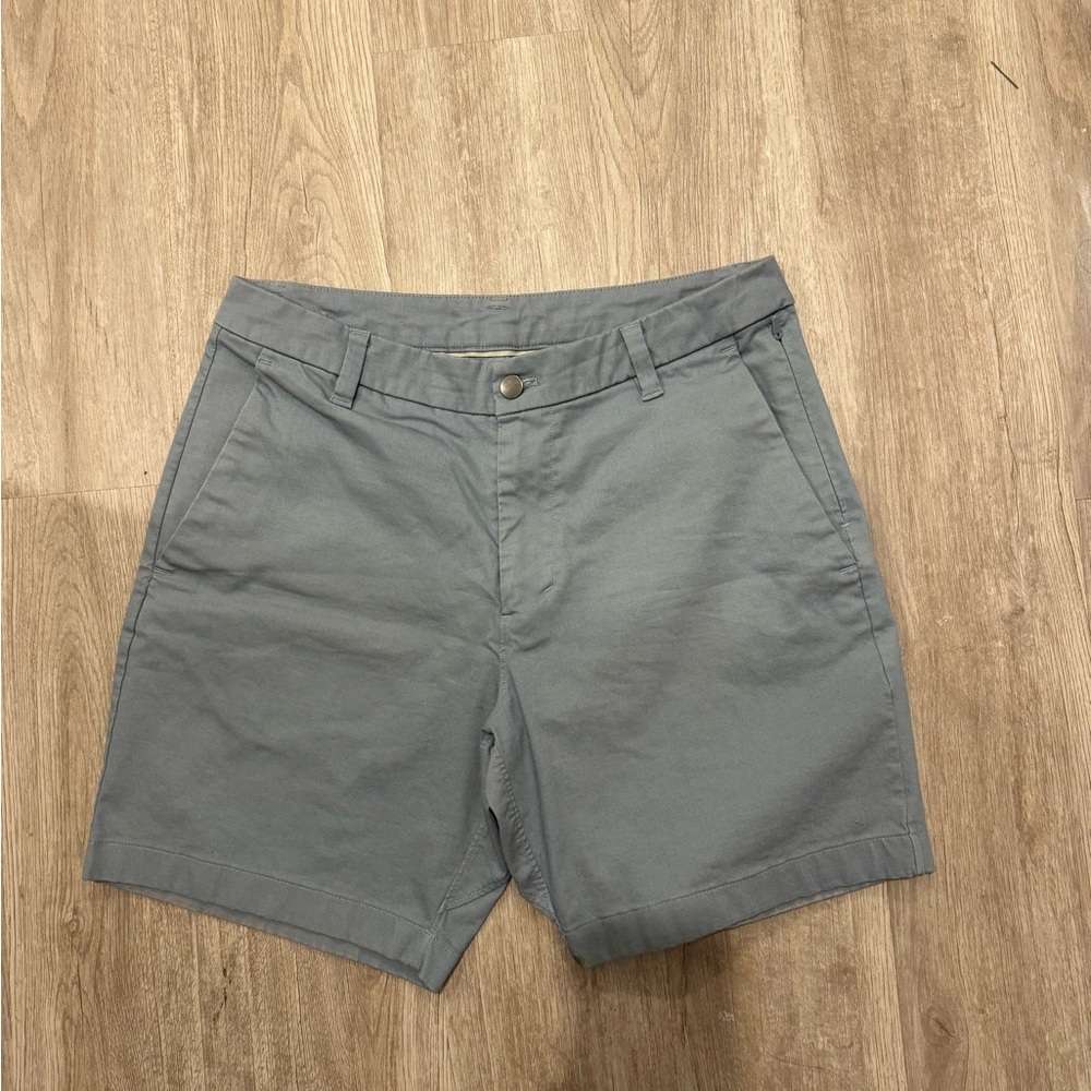 lululemon athletica Men's Slate Gray Flat Front Shorts